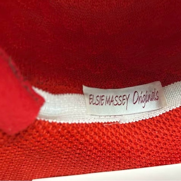 Chic Red Feathered Women's Hat - Picture 7 of 10